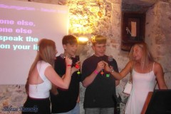 karaoke_bei_der_schlossparty_baumgarten_20251005_1543063281