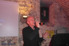 karaoke_bei_der_schlossparty_baumgarten_20250420_1668181762
