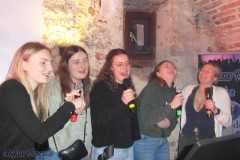 karaoke_bei_der_schlossparty_baumgarten_20260329_1426573196