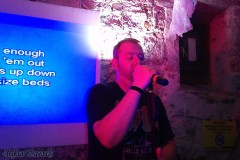karaoke_bei_der_schlossparty_baumgarten_20260601_1209865876